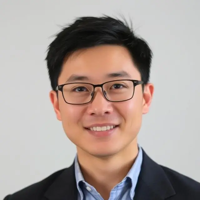 Portrait of Sam Chen.